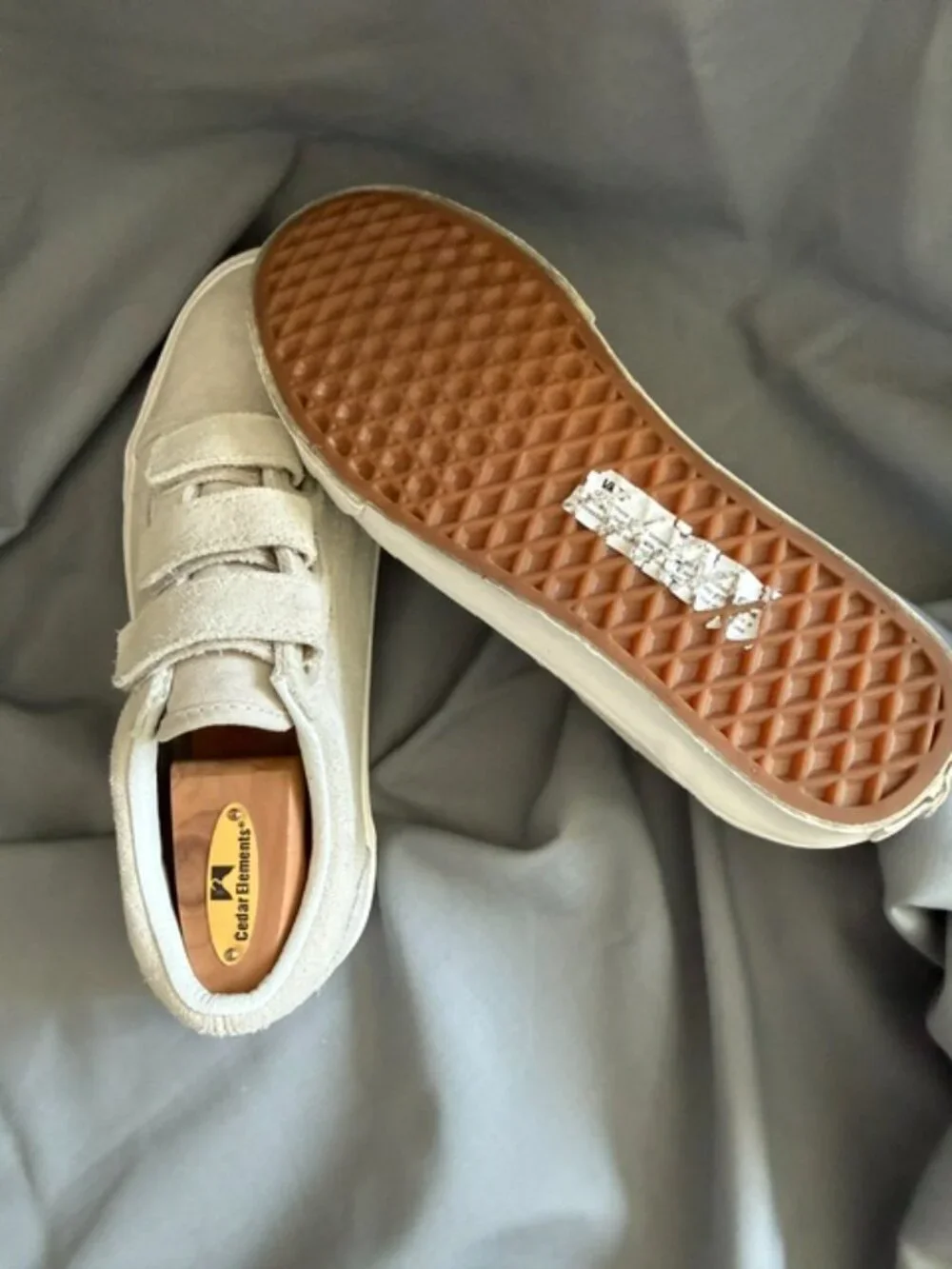 Vans Old Skool V Suede Sneakers Cream Velcro Triple Strap (Size 8)